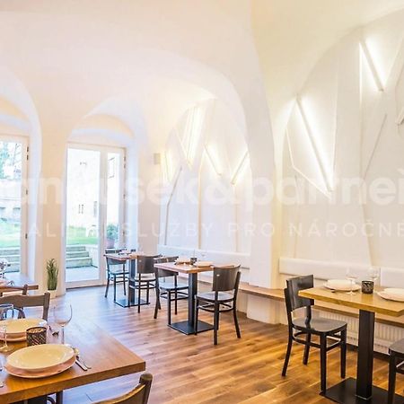 Penzion A Restaurace 14 Hostinné Esterno foto