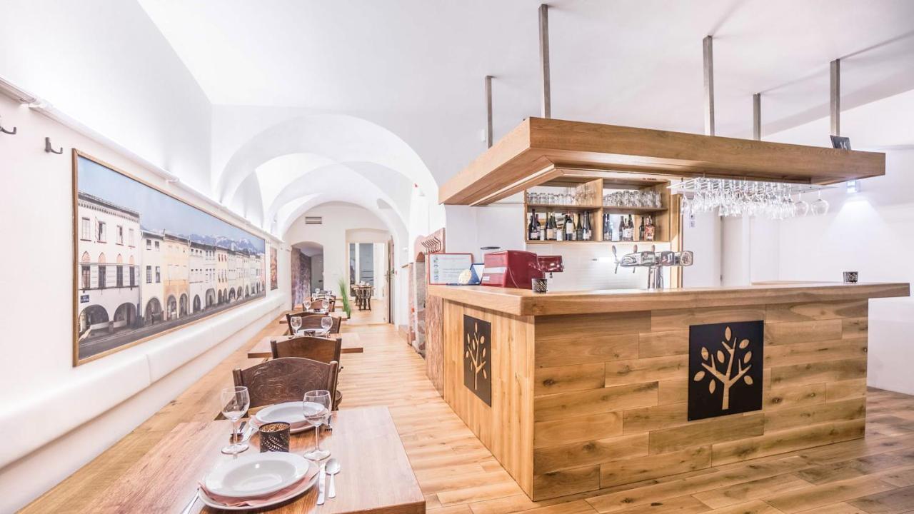 Penzion A Restaurace 14 Hostinné Esterno foto